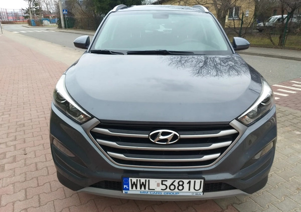 Hyundai Tucson cena 66000 przebieg: 71000, rok produkcji 2017 z Warszawa małe 121